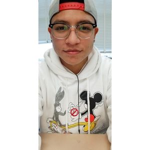 Meet your Posher, Axel